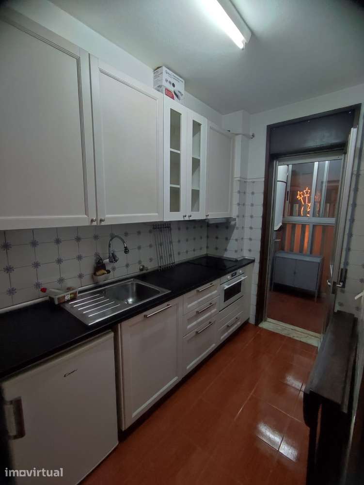 Apartamento perto do centro do Porto com boa exposição solar - Grande imagem: 5/6