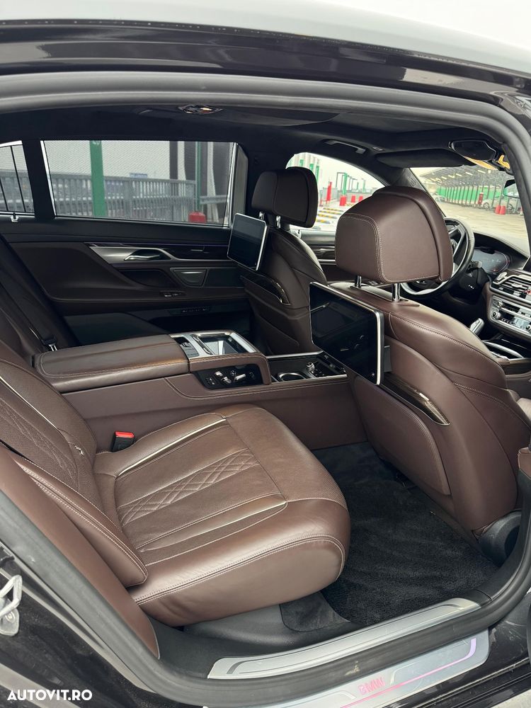 BMW Seria 7 740d xDrive - 24
