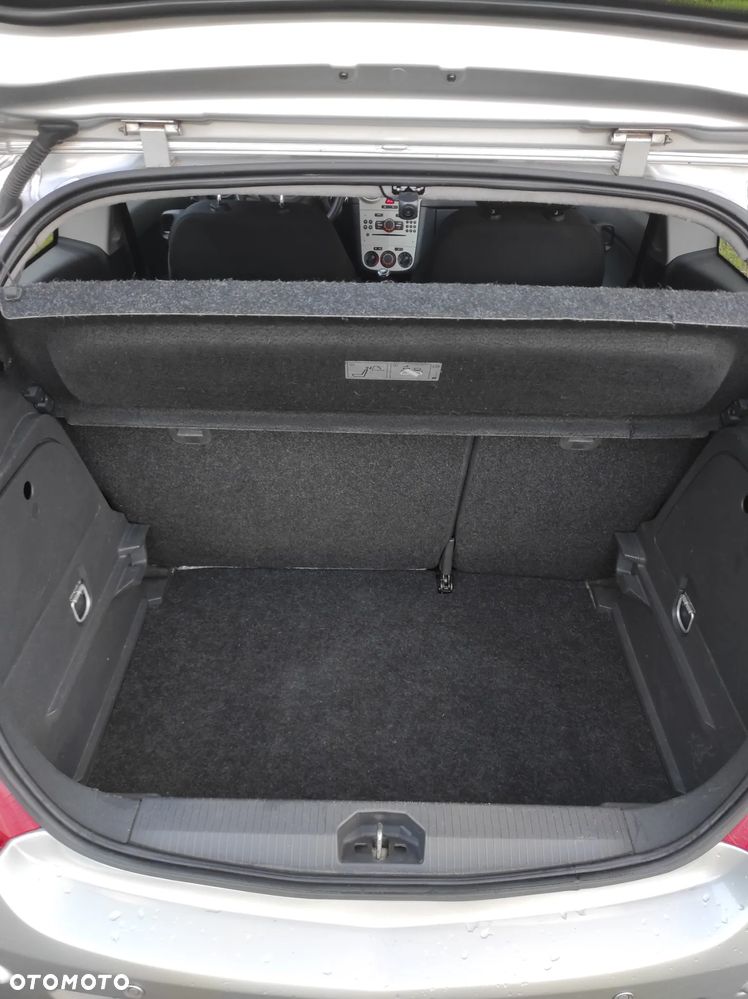 Opel Corsa 1.2 16V - 11
