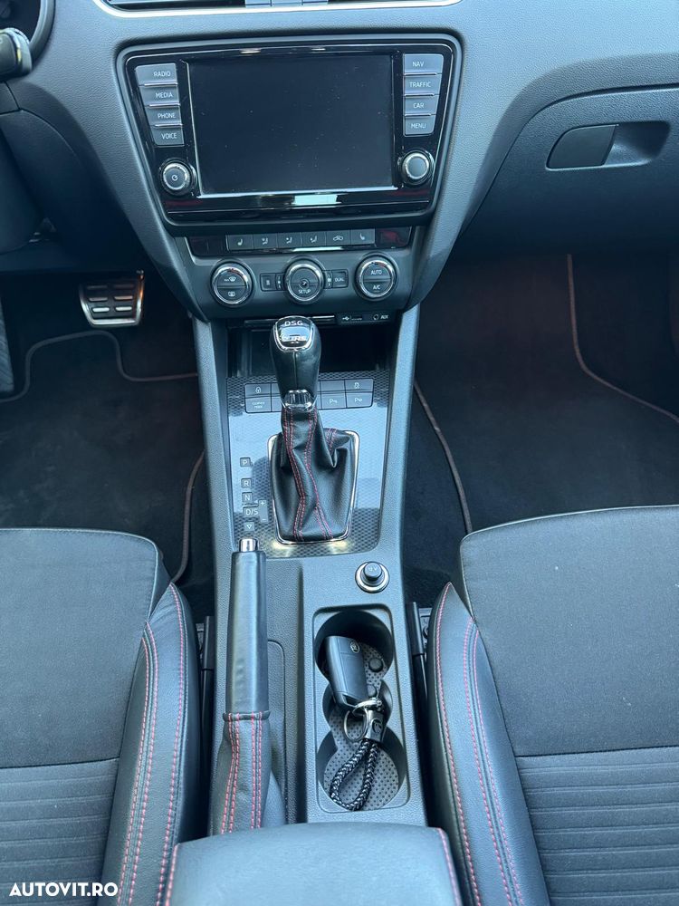 Skoda Octavia 2.0 TDI DSG RS - 9