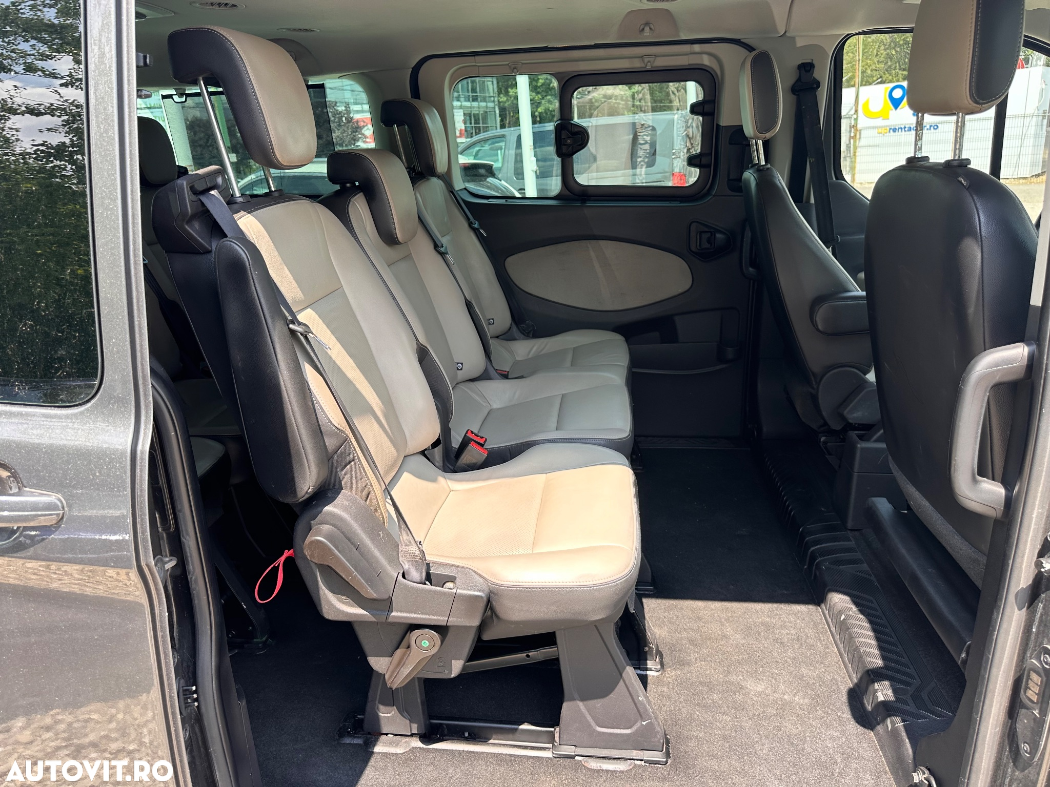 Ford Tourneo Custom 300 L2H1 VA Titanium - 14