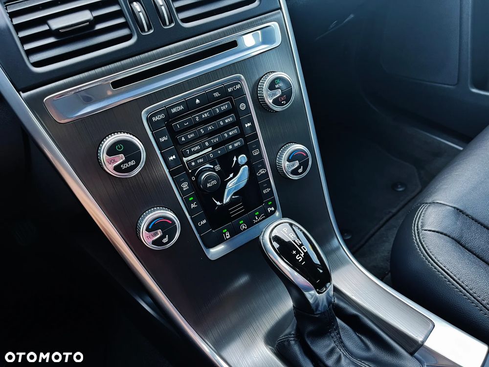 Volvo XC 60 T5 Geartronic Summum - 32