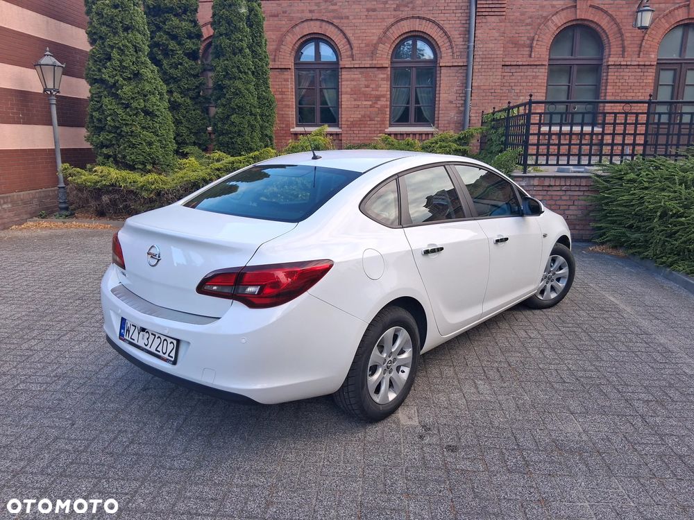 Opel Astra 1.6 Business EU6 - 9