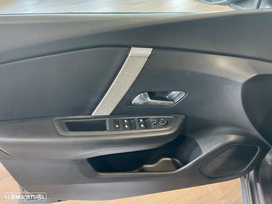 Citroën C4 PureTech 130 Stop&Start FEEL PACK - 26