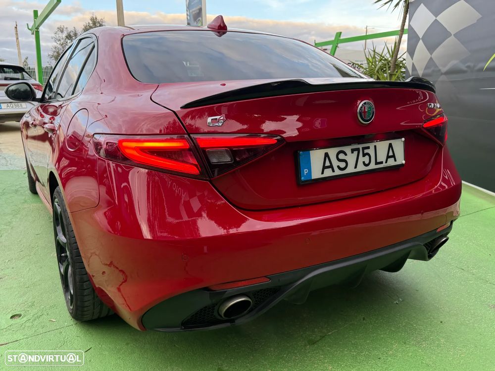 Alfa Romeo Giulia 2.0 Turbo 16V AT8-Q4 Veloce - 9