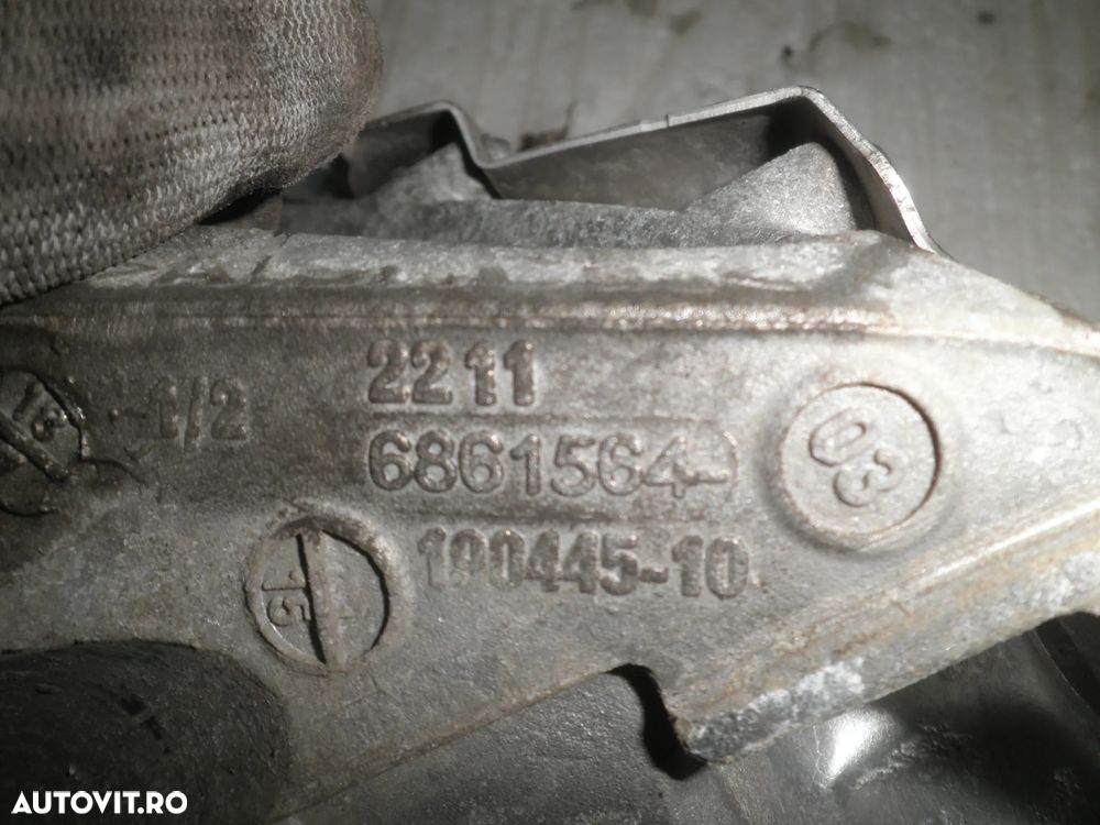 Suport dreapta motor BMW Seria 5 G30 G31 530e 2.0 Hybrid 6861564 - 3