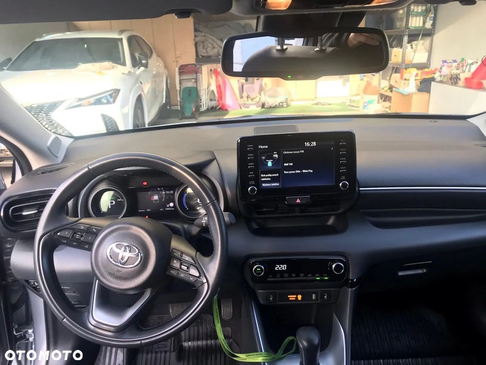 Toyota Yaris Hybrid 1.5 Executive - 11