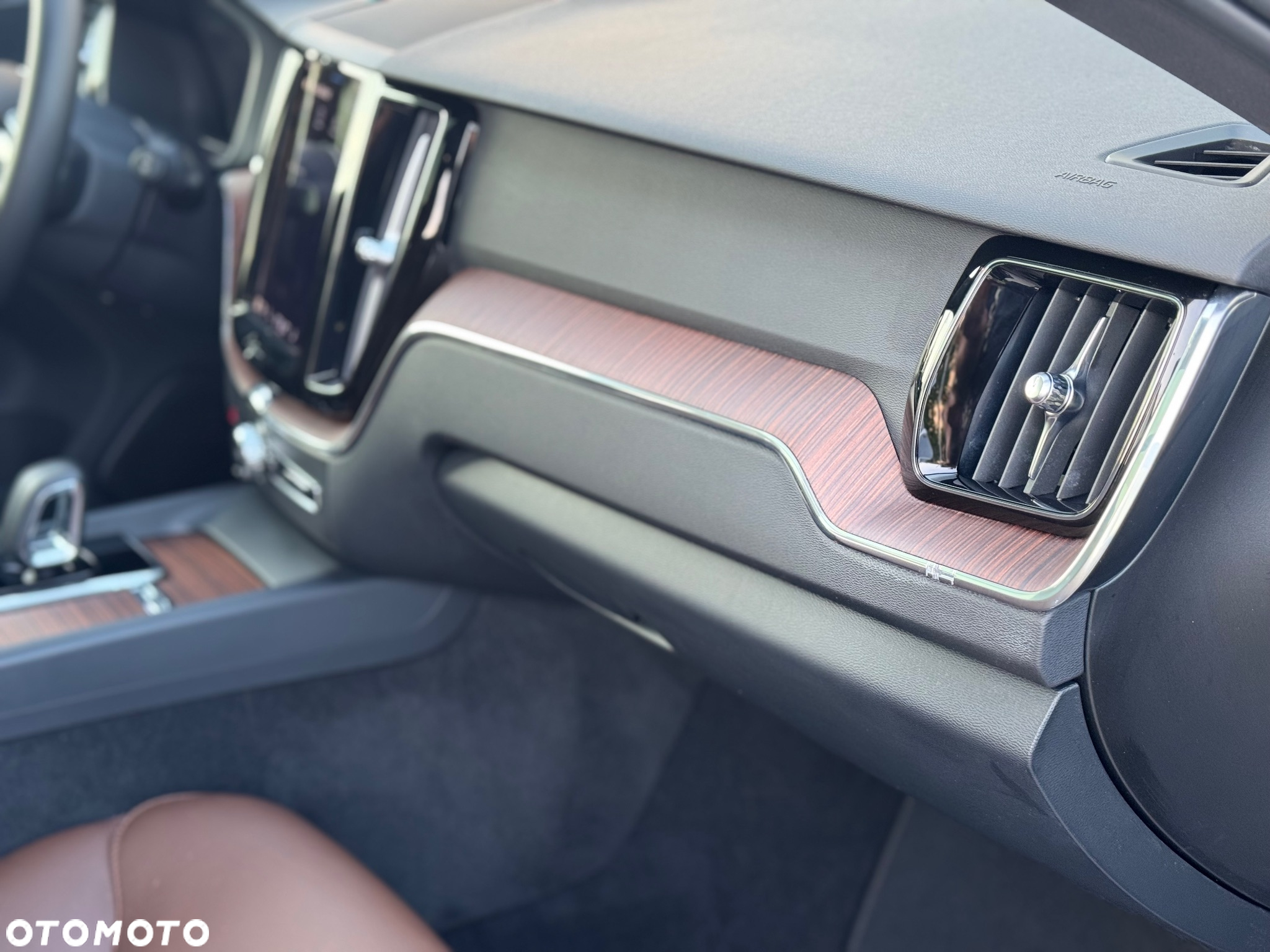 Volvo XC 60 B5 B AWD Plus Bright - 16