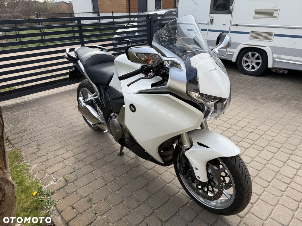 Honda VFR - 3