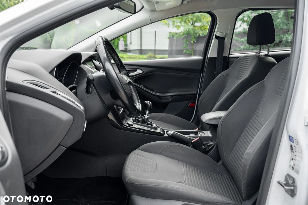 Ford Focus 2.0 TDCi Titanium ASS - 17
