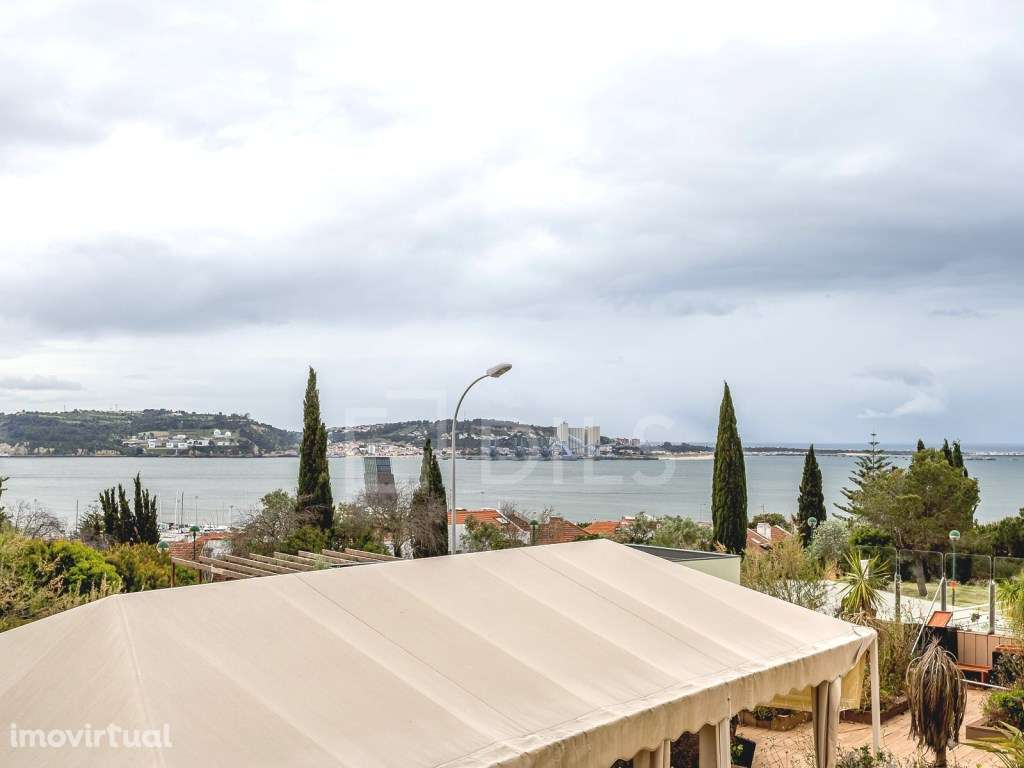 Apartamento T4 duplex com terraço e vistas rio em Algés - Grande imagem: 2/54