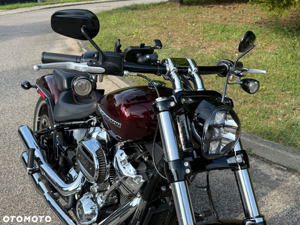 Harley-Davidson Softail Breakout - 11