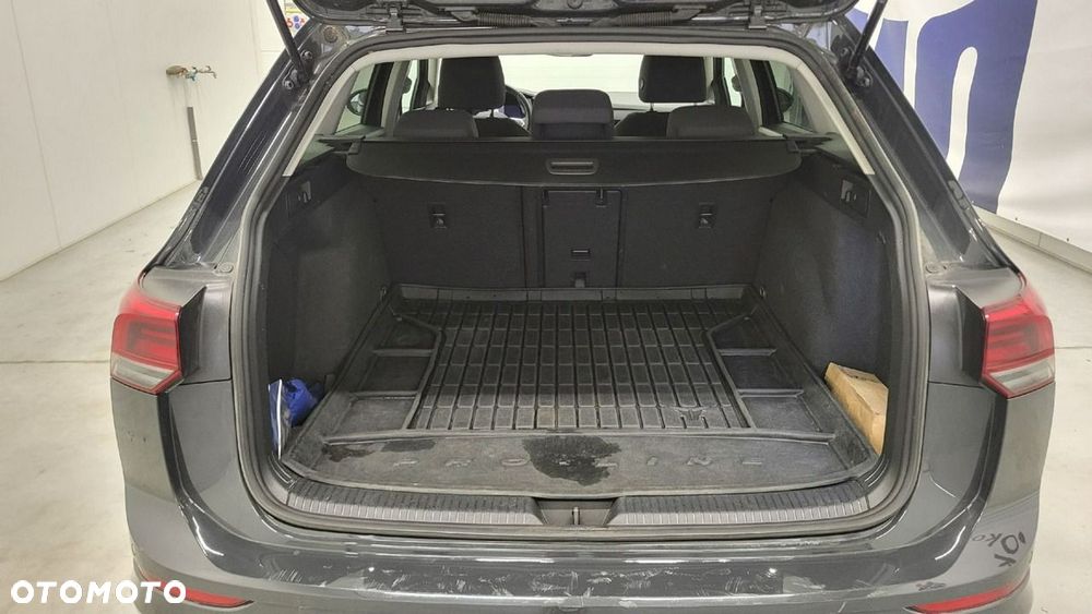 Volkswagen Golf - 22