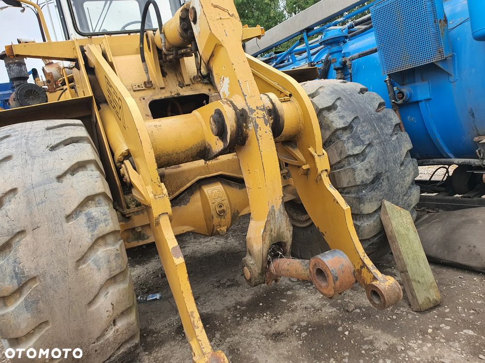 Siłownik liebherr 551 - 5