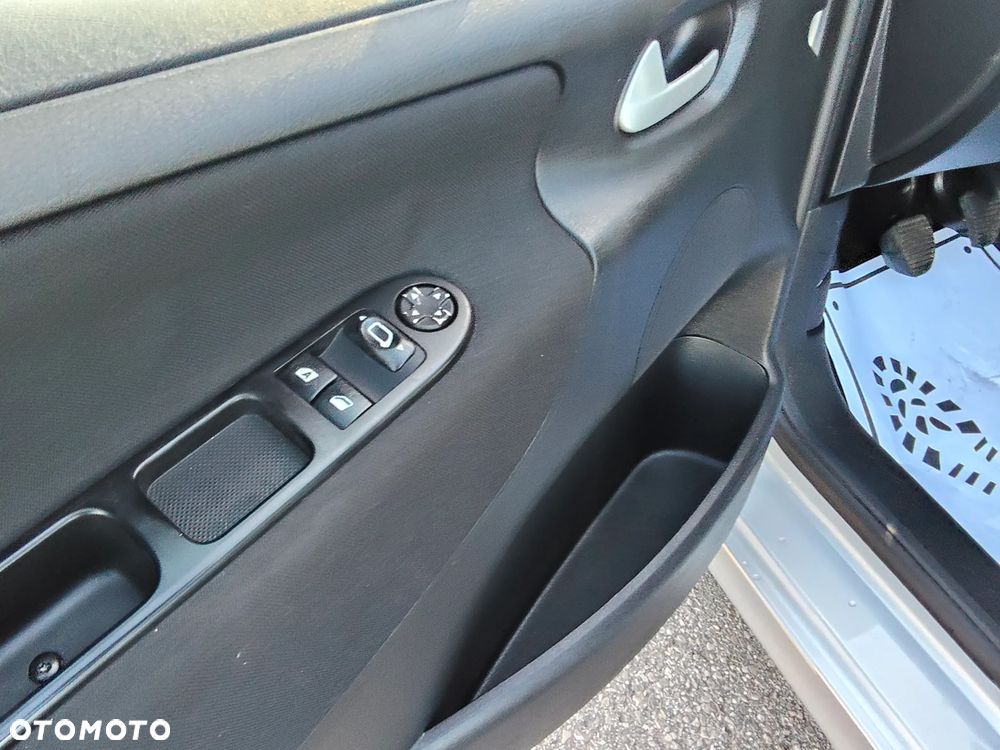 Peugeot 207 75 Urban Move - 16