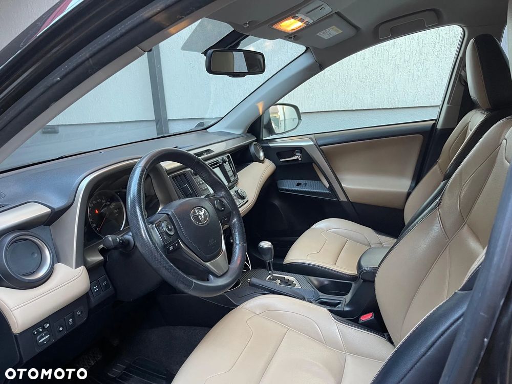 Toyota RAV4 2.2 D-CAT Premium - 12