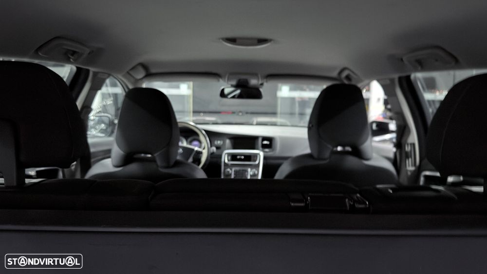 Volvo V60 D2 Kinetic - 19