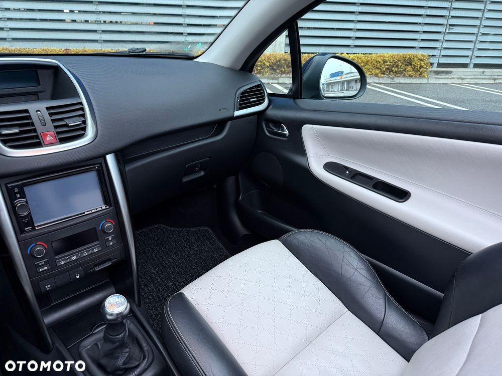 Peugeot 207 CC 1.6 Intense - 18