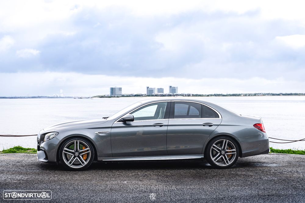 Mercedes-Benz E 63 AMG S 4Matic+ 9G-TRONIC - 2