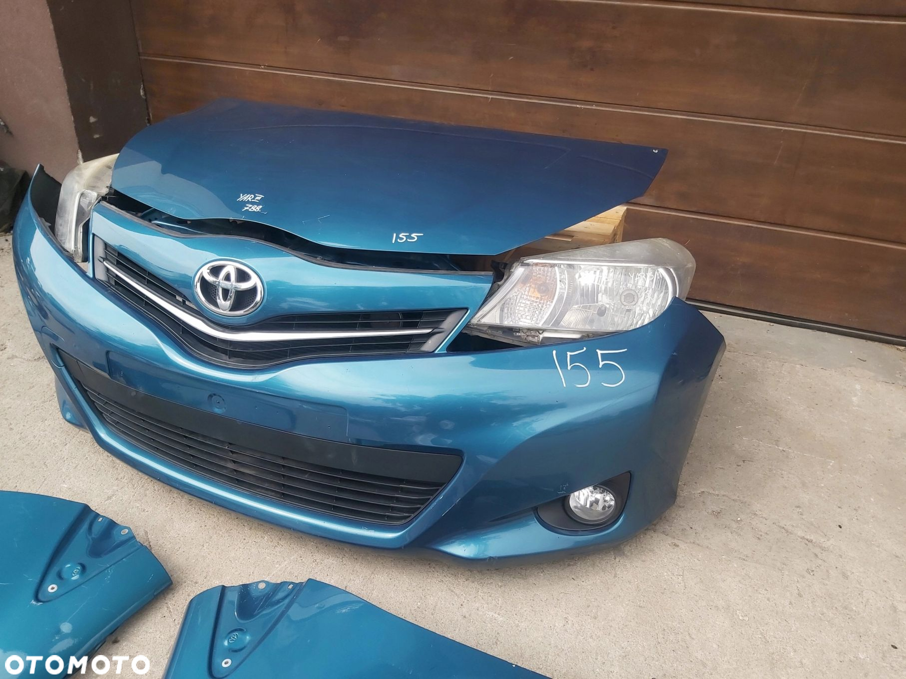 Toyota Yaris III kompletny przód zderzak maska pas - 2