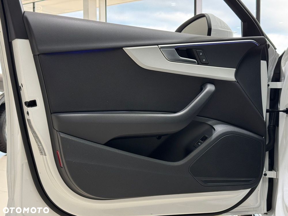 Audi A4 Limousine - 12