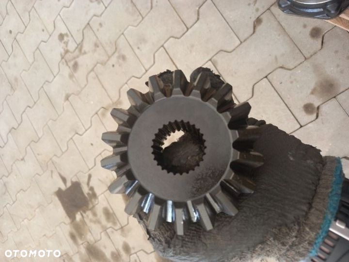 Przedni most 20.26 zwolnica obudowa mechanizm różnicowy piasta siłownik Deutz Fahr Agrotron 150 - 9