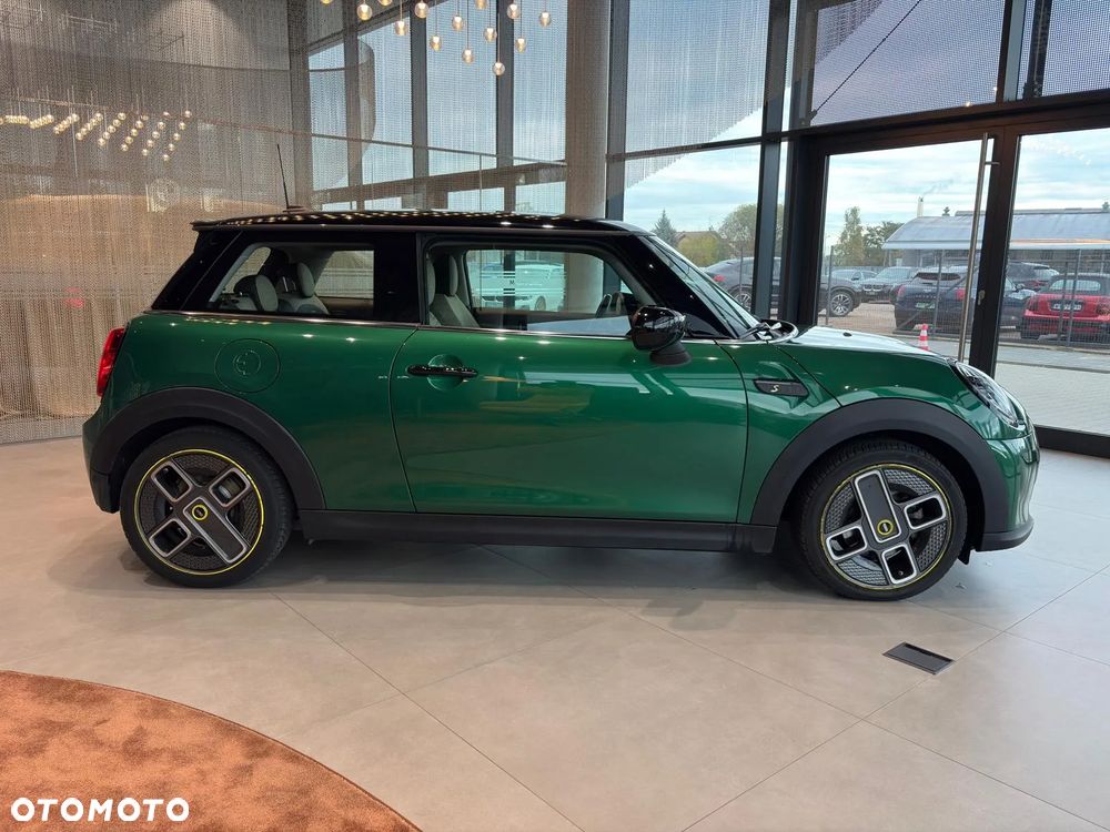 MINI Cooper SE Classic Trim - 8