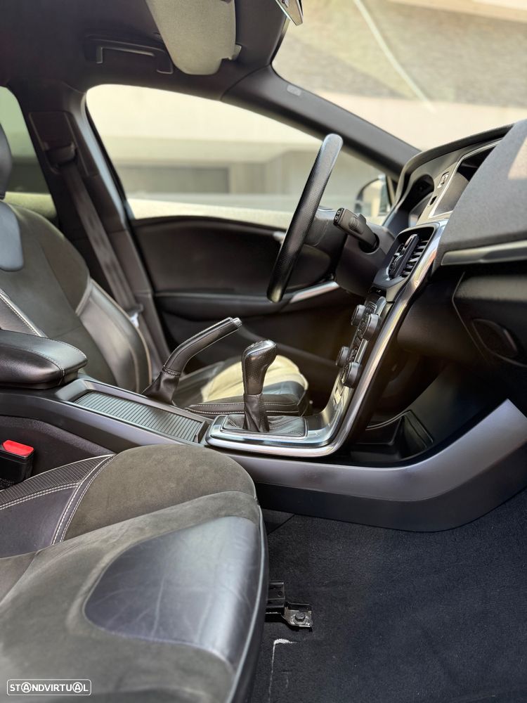 Volvo V40 D4 RDesign - 17