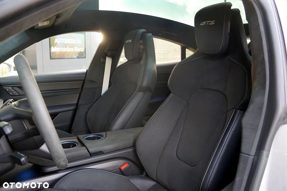 Porsche Taycan GTS - 23