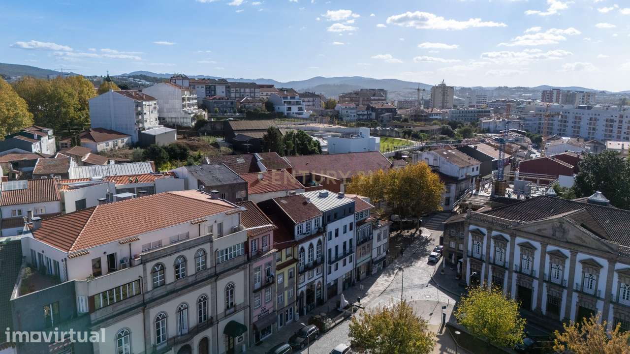 Trespasse de Restaurante no Campo das Hortas — Centro Histórico de Bra - Grande imagem: 4/18