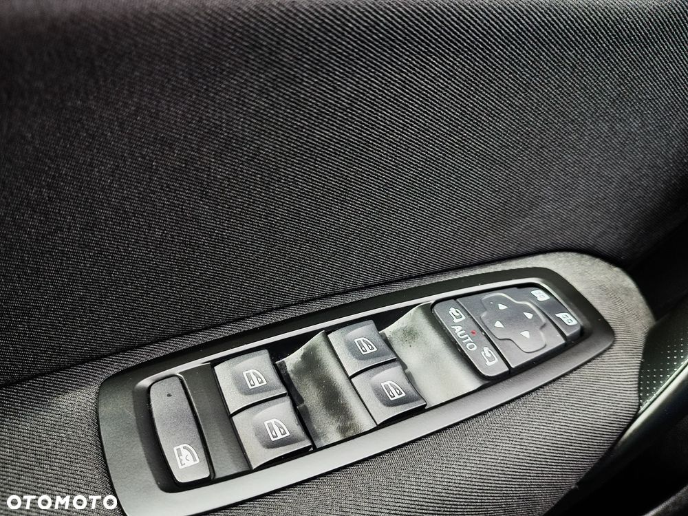 Renault Megane TCe 140 GPF EQUILIBRE - 23