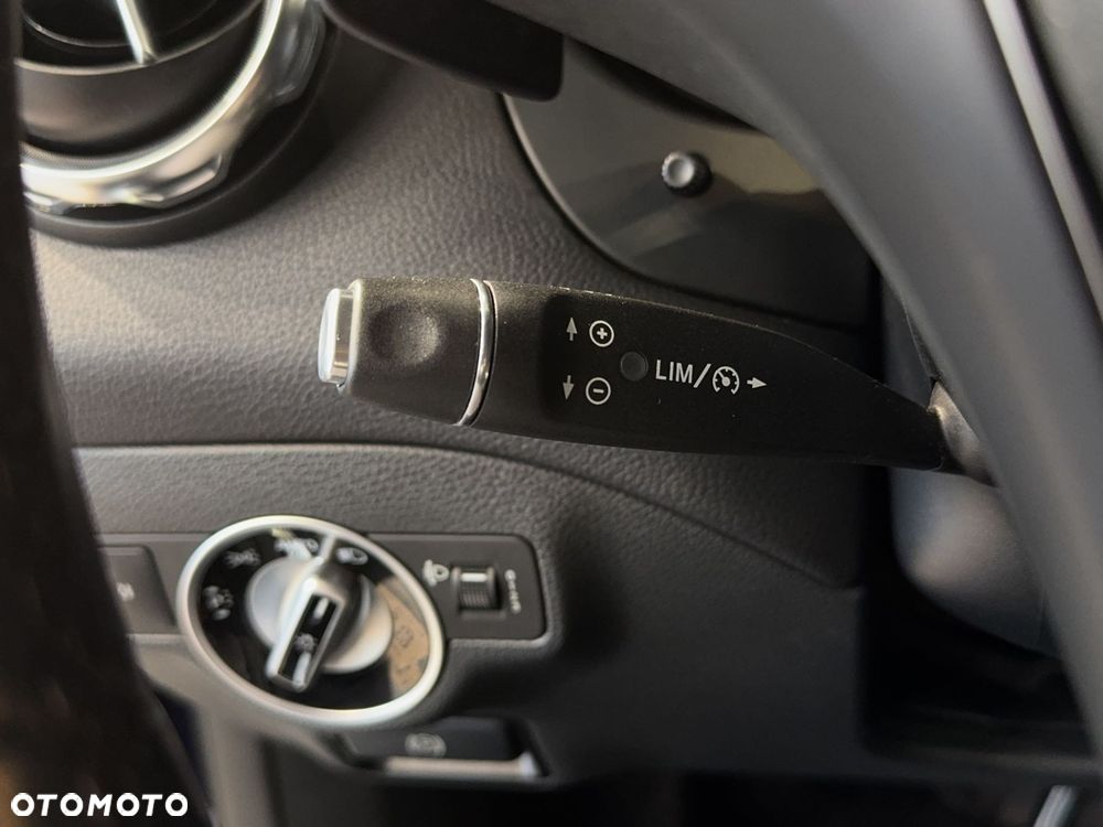 Mercedes-Benz GLA - 20