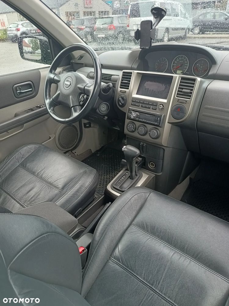 Nissan X-Trail ver-2-5-4x4-columbia - 18