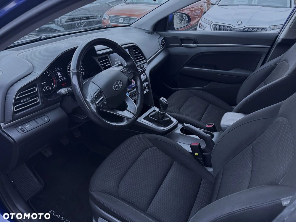 Hyundai Elantra 1.6 Comfort - 7