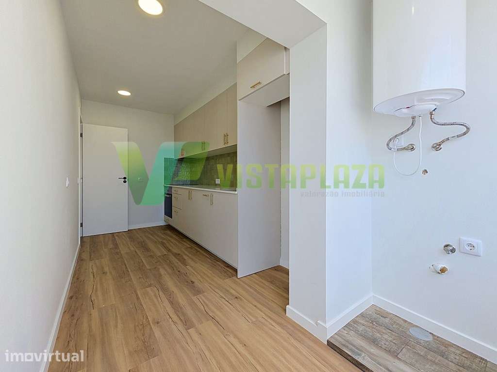 Apartamento T2+1, completamente remodelado no centro de Lagoa - Grande imagem: 3/25