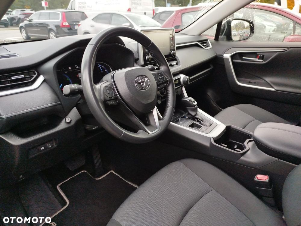 Toyota RAV4 - 10