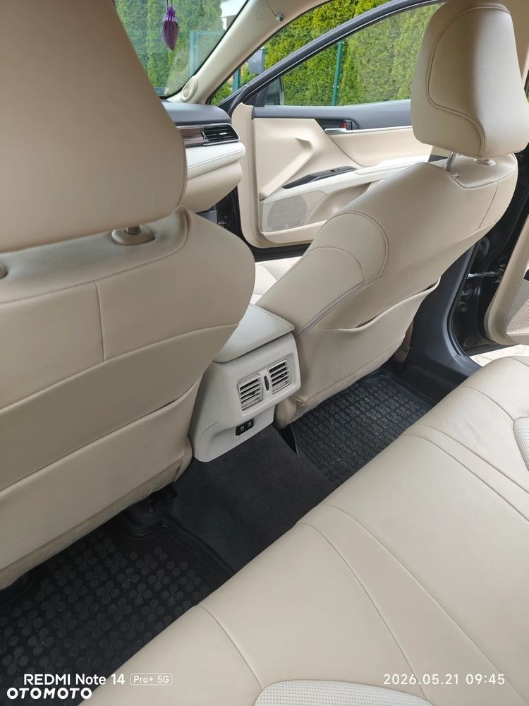 Toyota Camry 2.5 Hybrid Executive CVT - 18