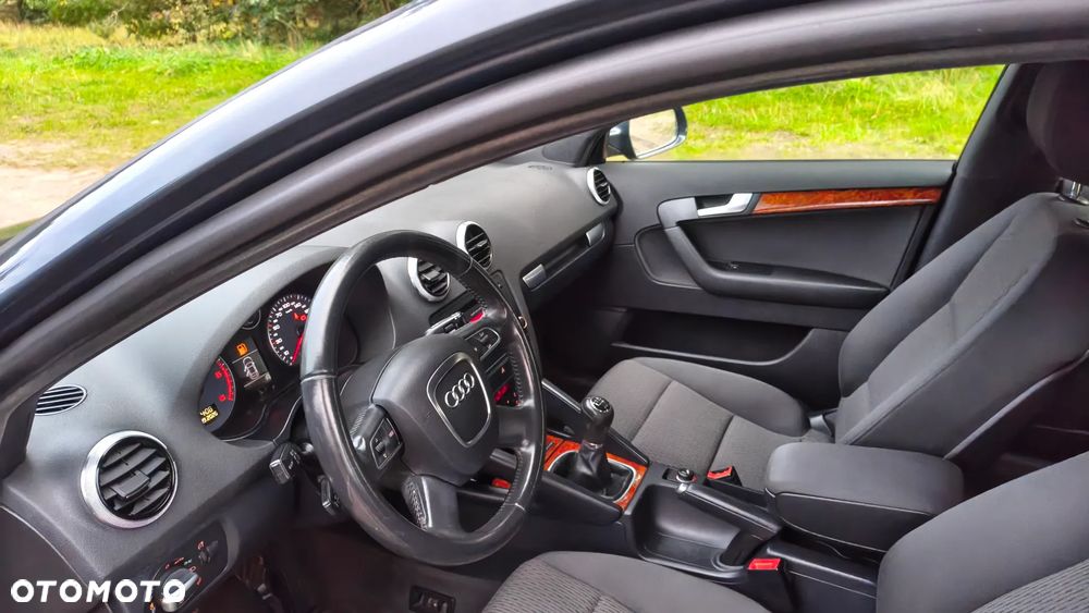 Audi A3 Sportback 2.0 TDI Ambiente - 18