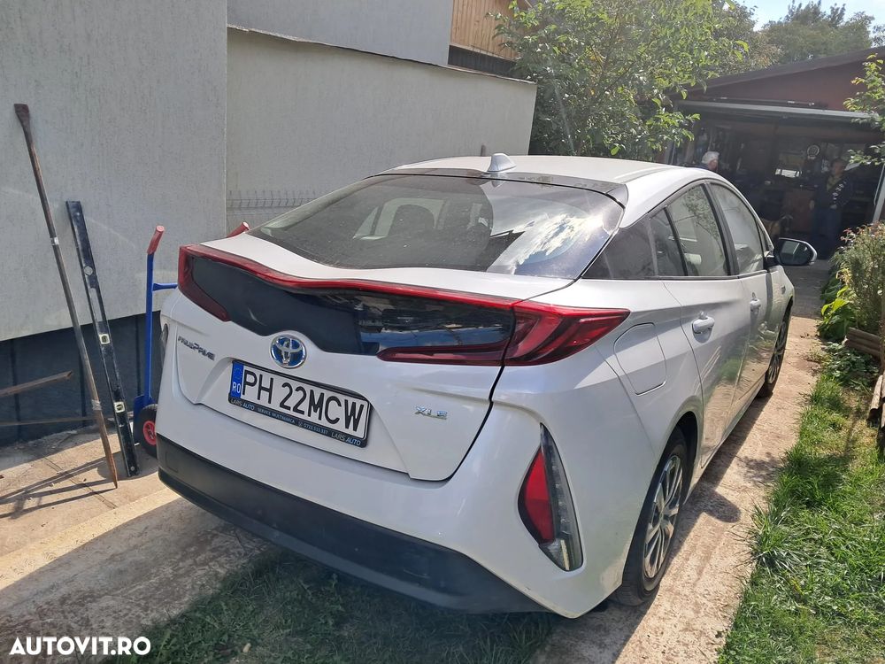 Toyota Prius 1.8 HSD Dynamic - 8