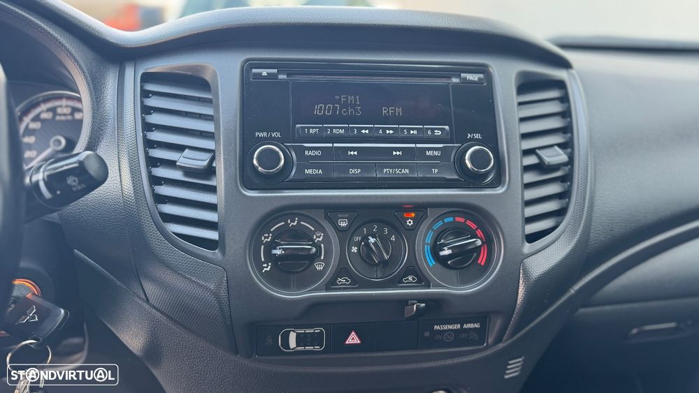 Mitsubishi L-200 Cabine dupla 4X2 - 29