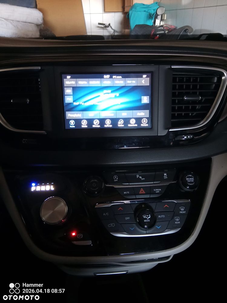 Chrysler Pacifica - 8