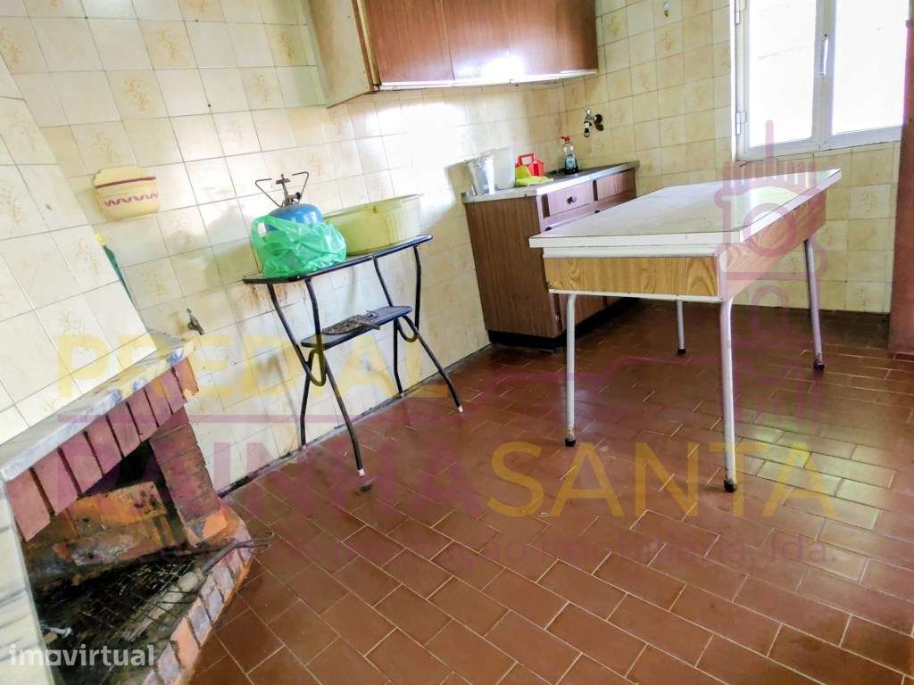 Moradia com pátio, telheiro e 1500 m2 de terreno -15km de Coimbra - Grande imagem: 5/16