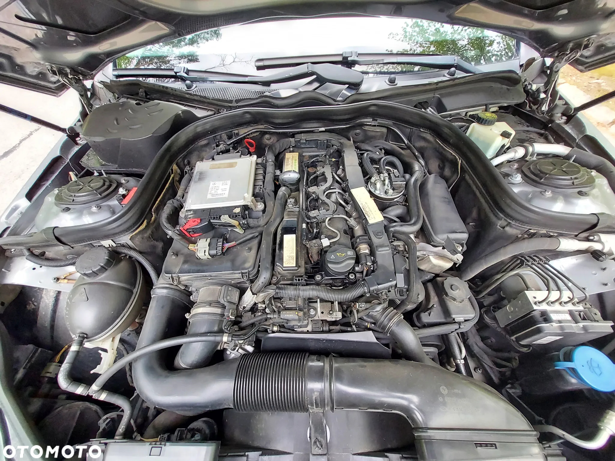 Mercedes-Benz Klasa E 220 T CDI DPF BlueEFFICIENCY Automatik Avantgarde - 19