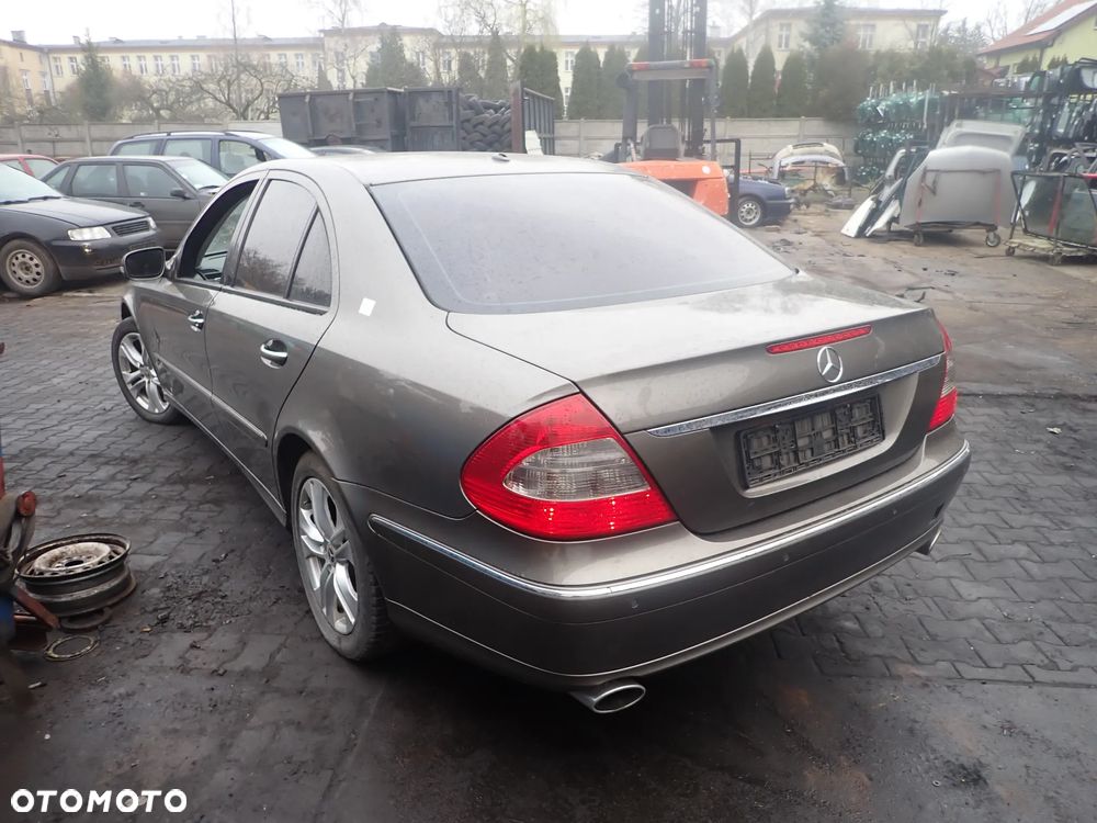 CZĘŚCI - Mercedes E-klasa W211 3,0CDI 190KM 642920 AT 722902 LIFT 2008r. LAKIER C963 INDEX - 8713 - 3