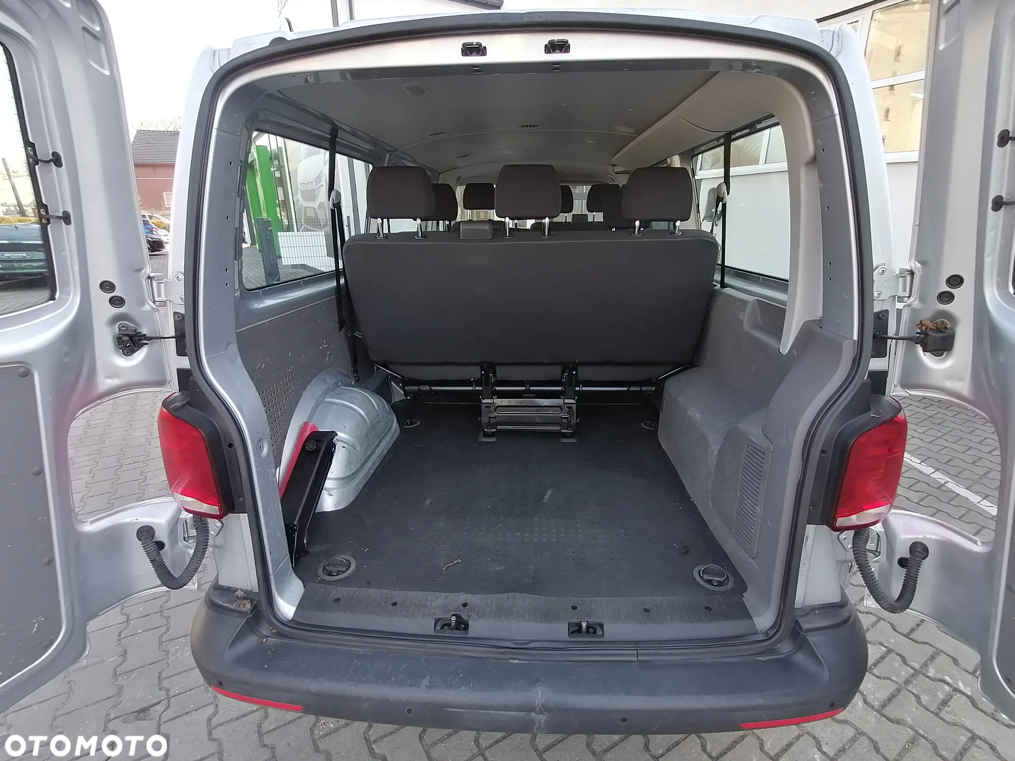 Volkswagen Transporter - 16