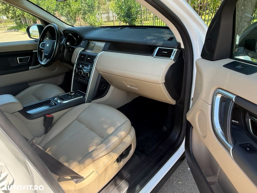Land Rover Discovery Sport - 32