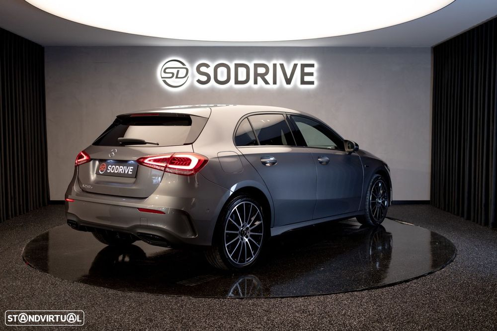 Mercedes-Benz A 250 e AMG Line - 4