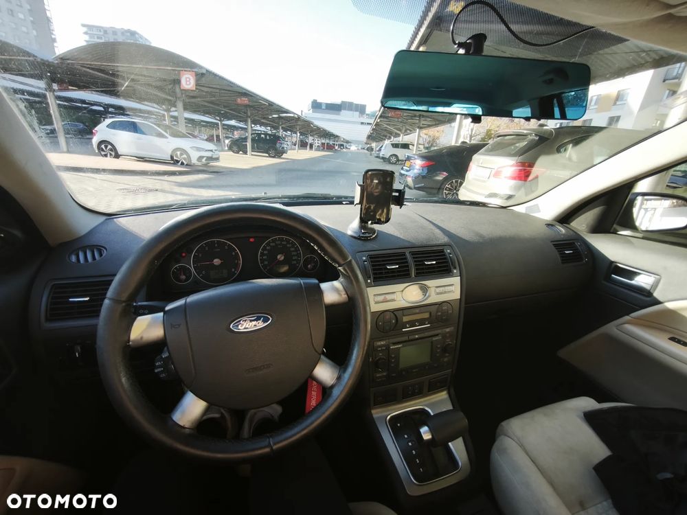 Ford Mondeo 2.0 Trend - 18