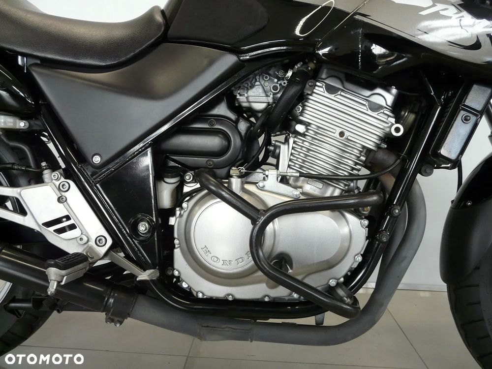Honda CB - 23