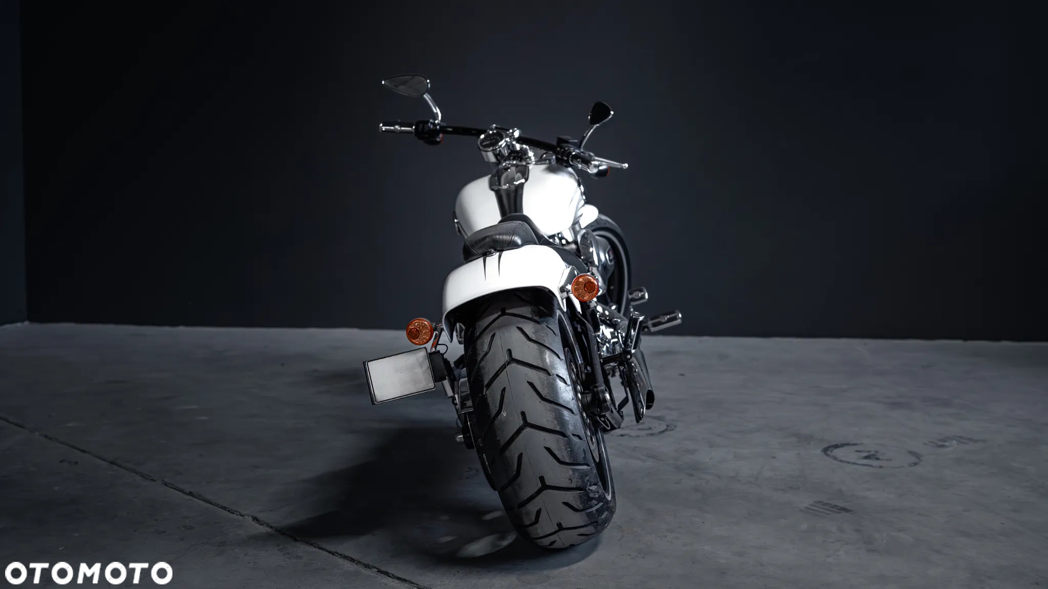Harley-Davidson Softail Breakout - 4